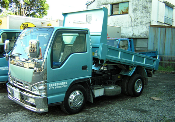 写真：2tダンプ