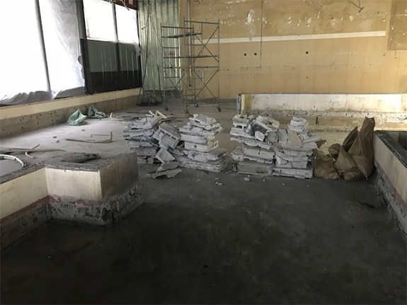 解体作業