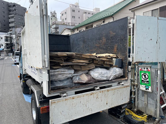 写真：積み込み終了