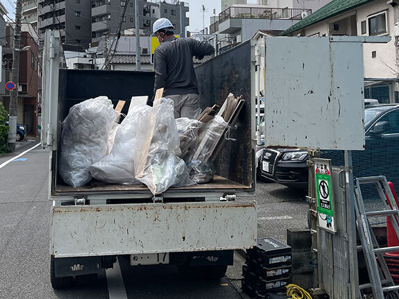 写真：積み込み